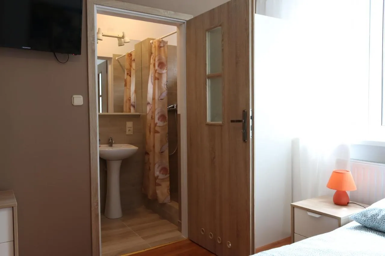 City Apartments & Gym Wroclaw Hostel